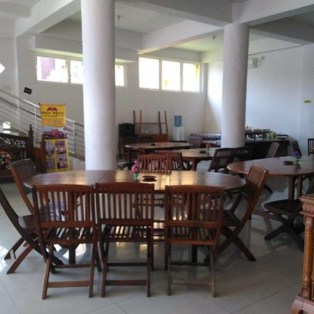 Oyo 586 Hotel Wijaya Kalasan Экстерьер фото